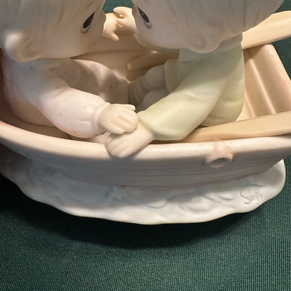 NEW Precious Moments “ Friends Never Drift Apart” 1985 - Picture 10 of 12